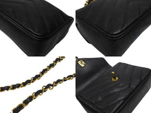 画像をギャラリービューアに読み込む, 極美品 CHANEL シャネル Vステッチ チェーンショルダーバッグ 3番台 AO1115 キャビアスキン ココマーク ブラック ゴールド金具 中古 4b007195