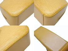 Load image into Gallery viewer, LOUIS VUITTON ルイヴィトン エピ ジャスミン ハンドバッグ M52089 タッシリイエロー ゴールド金具 美品 中古 4b007206