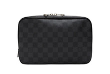 画像をギャラリービューアに読み込む, 極美品 LOUIS VUITTON ルイヴィトン トゥルース トワレ GM クラッチバッグ ダミエ コバルト N40484 シルバー金具 中古 4b007216