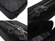 画像をギャラリービューアに読み込む, 極美品 LOUIS VUITTON ルイヴィトン トゥルース トワレ GM クラッチバッグ ダミエ コバルト N40484 シルバー金具 中古 4b007216