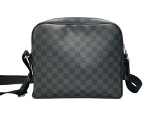 画像をギャラリービューアに読み込む, 極美品 LOUIS VUITTON ルイヴィトン ダミエグラフィット デイトンPM N41408 ショルダーバッグ ブラック シルバー金具 中古 4b007219