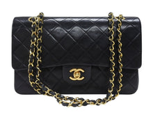 画像をギャラリービューアに読み込む, 極美品 CHANEL シャネル マトラッセ25 Wフラップ Wチェーンショルダーバッグ 0番台 ラムスキン ココマーク ブラック ゴールド金具 中古 4b007231