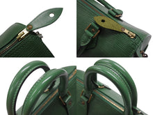 Load image into Gallery viewer, 極美品 LOUIS VUITTON ルイヴィトン エピ スピーディ25 ハンドバッグ M43014 ボルネオグリーン レザー 中古 4b007245