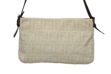 画像をギャラリービューアに読み込む, FENDI フェンディ マンマバケット ワンショルダーバッグ 222826566 ズッカ柄 ベージュ シルバー金具 美品 中古 4b007248