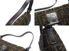 画像をギャラリービューアに読み込む, FENDI フェンディ マンマバケット ワンショルダーバッグ 26424 ズッカ柄 キャンバス レザー ブラウン シルバー金具 美品 中古 4b007309