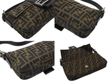 画像をギャラリービューアに読み込む, FENDI フェンディ マンマバケット ワンショルダーバッグ 26424 ズッカ柄 キャンバス レザー ブラウン シルバー金具 美品 中古 4b007309