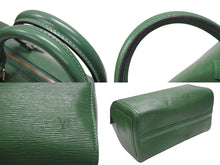 Load image into Gallery viewer, LOUIS VUITTON ルイヴィトン スピーディ30 ハンドバッグ M43004 カバン エピ グリーン レザー ゴールド金具 美品 中古 4b007315