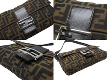 画像をギャラリービューアに読み込む, 極美品 FENDI フェンディ マンマバケット ワンショルダーバッグ 26424 ズッカ柄 キャンバス レザー ブラウン シルバー金具 中古 4b007319