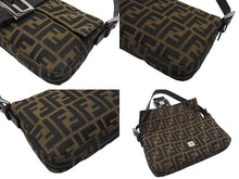 画像をギャラリービューアに読み込む, 極美品 FENDI フェンディ マンマバケット ワンショルダーバッグ 26424 ズッカ柄 キャンバス レザー ブラウン シルバー金具 中古 4b007319