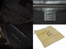 画像をギャラリービューアに読み込む, 極美品 FENDI フェンディ マンマバケット ワンショルダーバッグ 26424 ズッカ柄 キャンバス レザー ブラウン シルバー金具 中古 4b007319