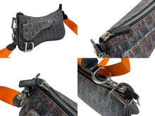 Load image into Gallery viewer, 極美品 Christian Dior クリスチャンディオール ショルダーバッグ トロッター キャンバス ネイビー オレンジ シルバー金具 中古 4b007326