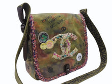 画像をギャラリービューアに読み込む, 極美品 CHANEL シャネル エンブロイダリー グラフィティ ショルダーバッグ A92789 ココマーク 20番台 カーキ 中古 4b007352