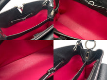 Load image into Gallery viewer, LOUIS VUITTON ルイヴィトン カプシーヌPM M42242 2WAY ハンドバッグ トリヨンレザー ノワール フューシャ 美品 中古 4b007361