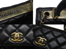 画像をギャラリービューアに読み込む, CHANEL シャネル マトラッセ トップハンドル フラップバッグ 20番台 A92236 カーフスキン ブラック ゴールド金具 美品 中古 4b007365
