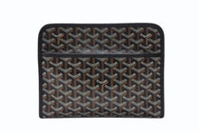 Load image into Gallery viewer, 新品同様 GOYARD ゴヤール ジュバンス MM ポーチ クラッチバッグ ブラック PVC レザー JOUVENGMLTY01CL01P 中古 4b007389