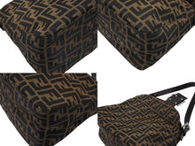 画像をギャラリービューアに読み込む, FENDI フェンディ マンマバケット ワンショルダーバッグ ズッカ柄 キャンバス レザー ブラウン シルバー金具 美品 中古 4b007932