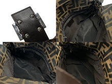 画像をギャラリービューアに読み込む, FENDI フェンディ マンマバケット ワンショルダーバッグ ズッカ柄 キャンバス レザー ブラウン シルバー金具 美品 中古 4b007932