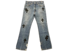 画像をギャラリービューアに読み込む, 極美品 CHROME HEARTS クロムハーツ LEVI'S 517 リーバイス 517 セメタリークロスパッチデニム ジーンズ サイズ32 15パッチ 中古 4b007406