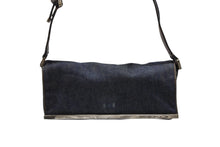 画像をギャラリービューアに読み込む, FENDI フェンディ ワンショルダーバッグ ハンドバッグ イタリア製 デニム レザー ネイビー シルバー金具 美品 中古 4b007424