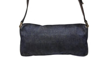 画像をギャラリービューアに読み込む, FENDI フェンディ ワンショルダーバッグ ハンドバッグ イタリア製 デニム レザー ネイビー シルバー金具 美品 中古 4b007424