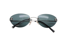 画像をギャラリービューアに読み込む, CHANEL シャネル ヴィンテージ リムレス サングラス 4003 c.103/71 サイズ53◻︎19 130 ココマーク シルバー ブラック 美品 中古 4b007431