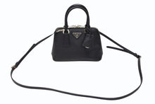 画像をギャラリービューアに読み込む, 極美品 PRADA プラダ 2WAY ミニハンドバッグ ショルダーバッグ トライアングルロゴ ブラック シルバー金具 中古 4b007452