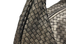 画像をギャラリービューアに読み込む, BOTTEGA VENETA ボッテガヴェネタ ホーボー イントレチャート ワンショルダーバッグ 115654 メタリックゴールド 美品 中古 4b007487