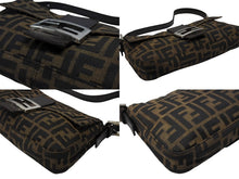 画像をギャラリービューアに読み込む, 極美品 FENDI フェンディ マンマバケット ワンショルダーバッグ 26424 ズッカ柄 キャンバス レザー ブラウン シルバー金具 中古 4b007497