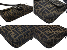 画像をギャラリービューアに読み込む, FENDI フェンディ マンマバケット ワンショルダーバッグ 26424 ズッカ柄 キャンバス レザー ブラウン シルバー金具 美品 中古 4b007498