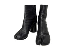 Load image into Gallery viewer, Maison Margiela メゾンマルジェラ タビ ブーツ 足袋 S58WU0161 ブラック 羊革 サイズ38 美品 中古 4b007536