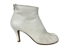 Load image into Gallery viewer, MM6 エムエムシックス メゾンマルジェラ ショートブーツ 足袋 S58WU0272 ホワイト 羊革 サイズ38 美品 中古 4b007537