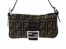画像をギャラリービューアに読み込む, FENDI フェンディ マンマバケット ワンショルダーバッグ ズッカ柄 キャンバス レザー ブラウン シルバー金具 美品 中古 4b007622