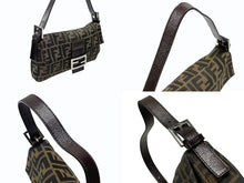 画像をギャラリービューアに読み込む, FENDI フェンディ マンマバケット ワンショルダーバッグ ズッカ柄 キャンバス レザー ブラウン シルバー金具 美品 中古 4b007622