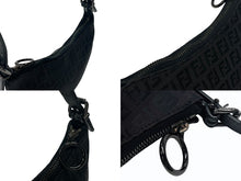 画像をギャラリービューアに読み込む, 極美品 FENDI フェンディ ズッカ柄 マンマホーボーバッグ ワンショルダーバッグ キャンバス レザー ブラック ブラックメタル金具 中古 4b007625