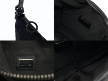 画像をギャラリービューアに読み込む, 極美品 FENDI フェンディ ズッカ柄 マンマホーボーバッグ ワンショルダーバッグ キャンバス レザー ブラック ブラックメタル金具 中古 4b007625