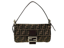 画像をギャラリービューアに読み込む, FENDI フェンディ マンマバケット ワンショルダーバッグ 26424 ズッカ柄 キャンバス レザー ブラウン シルバー金具 美品 中古 4b007626