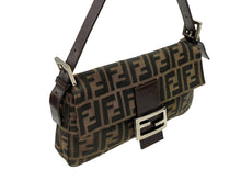 画像をギャラリービューアに読み込む, FENDI フェンディ マンマバケット ワンショルダーバッグ 26424 ズッカ柄 キャンバス レザー ブラウン シルバー金具 美品 中古 4b007626