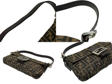画像をギャラリービューアに読み込む, FENDI フェンディ マンマバケット ワンショルダーバッグ 26424 ズッカ柄 キャンバス レザー ブラウン シルバー金具 美品 中古 4b007626