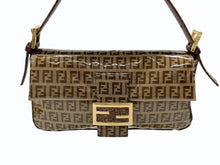 画像をギャラリービューアに読み込む, 極美品 FENDI フェンディ ズッキーノ柄 マンマバケット ワンショルダーバッグ エナメル レザー ブラウン ベージュ ゴールド金具 中古 4b007627