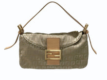 画像をギャラリービューアに読み込む, 極美品 FENDI フェンディ マンマバケット ズッカ柄 ワンショルダーバッグ キャンバス レザー ベージュ ゴールド金具 中古 4b007631