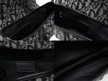 Load image into Gallery viewer, Christian Dior クリスチャンディオール ガリアーノ期 トロッター サドルバッグ ブラック シルバー金具 ロゴ 美品 中古 4b007644