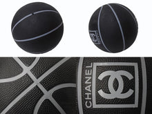 Load image into Gallery viewer, 新品未使用 CHANEL シャネル スポーツライン BASKETBALL バスケットボール ココマーク ブラック グレー ゴム ロゴ 7号球 中古 4b000765