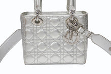 Load image into Gallery viewer, Christian Dior クリスチャンディオール Lady Dior レディディオール スモール 2WAYバッグ カナージュ シルバー シルバー金具 美品 中古 4b007657