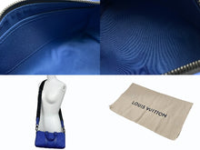 Load image into Gallery viewer, LOUIS VUITTON ルイヴィトン キーポル バンドリエール25 ハンドバッグ M23129 モノグラム トリヨン ブルー ブラック金具 美品 中古 4b007692