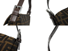 画像をギャラリービューアに読み込む, 極美品 FENDI フェンディ マンマバケット ワンショルダーバッグ ズッカ柄 キャンバス レザー ブラウン シルバー金具 中古 4b007731