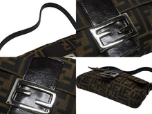 画像をギャラリービューアに読み込む, 極美品 FENDI フェンディ マンマバケット ワンショルダーバッグ 2145264240 ズッカ柄 キャンバス レザー ブラウン シルバー金具 中古 4b007732