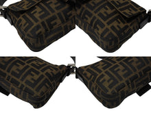 画像をギャラリービューアに読み込む, 極美品 FENDI フェンディ マンマバケット ワンショルダーバッグ 2145264240 ズッカ柄 キャンバス レザー ブラウン シルバー金具 中古 4b007732