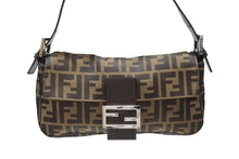 画像をギャラリービューアに読み込む, FENDI フェンディ マンマバケット ワンショルダーバッグ 26424 ズッカ柄 キャンバス レザー ブラウン シルバー金具 美品 中古 4b007735