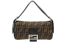 画像をギャラリービューアに読み込む, 極美品 FENDI フェンディ マンマバケット ワンショルダーバッグ 505 26424 008 ズッカ柄 キャンバス レザー ブラウン シルバー金具 中古 4b007736