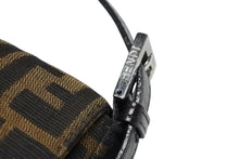 画像をギャラリービューアに読み込む, 極美品 FENDI フェンディ マンマバケット ワンショルダーバッグ 505 26424 008 ズッカ柄 キャンバス レザー ブラウン シルバー金具 中古 4b007736